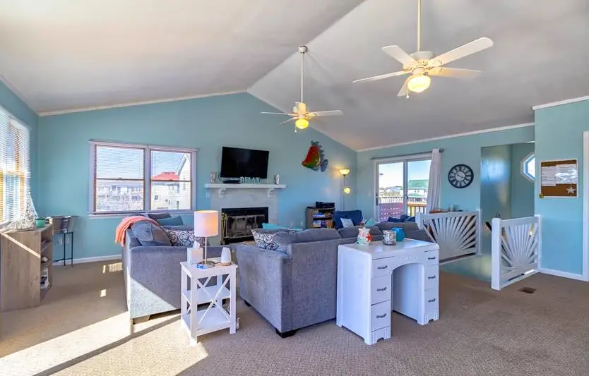 Jones 'n 4 the Beach 76-A