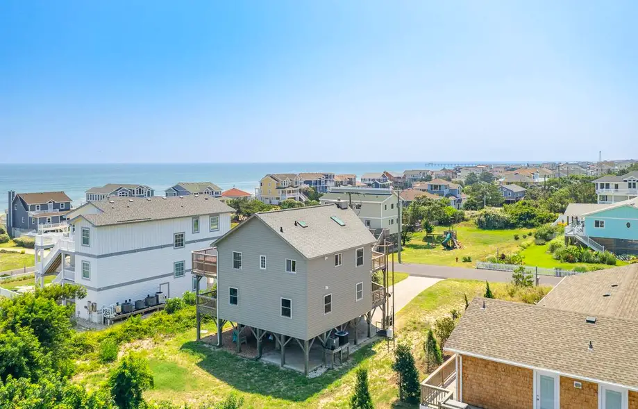 Robin's Roost CD-126