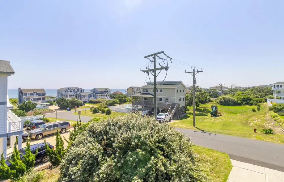 Robin's Roost CD-126