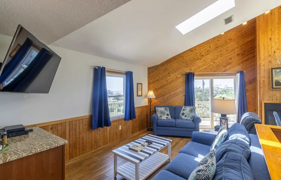 Robin's Roost CD-126